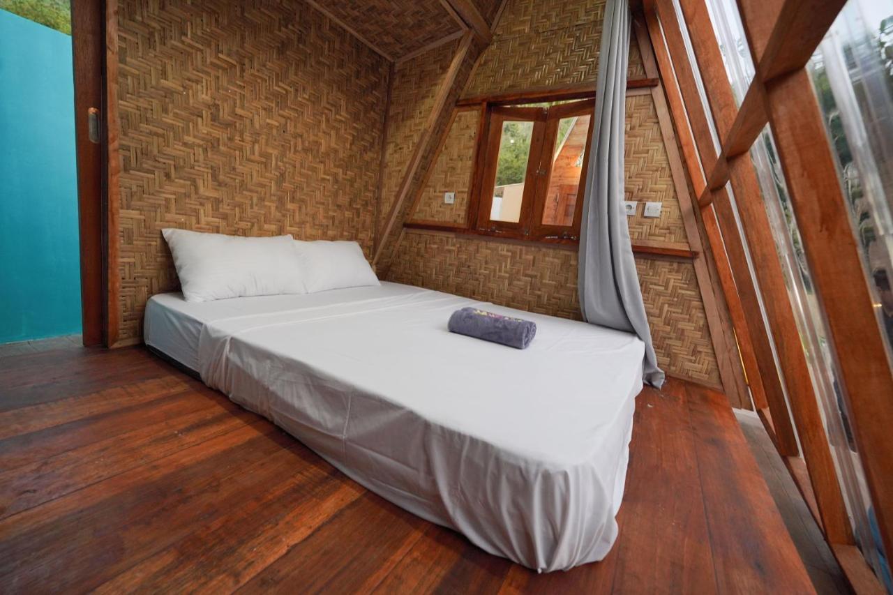 Hotel La Vie En Rose Senggigi Exterior foto